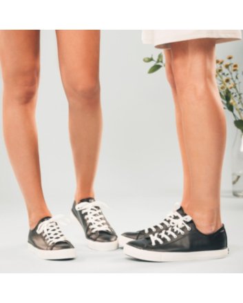 CLOVE BLACK VEGAN LOW TOP SNEAKERS LACE-UP