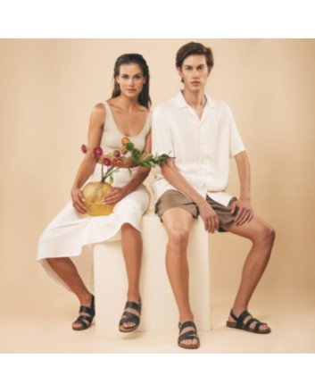 MADDER BLACK VEGAN ERGONOMIC SANDALS WITH A BUCKLE